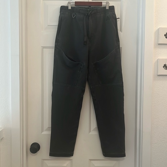NWT. Awesome Nike ACG pants! - Picture 4 of 8